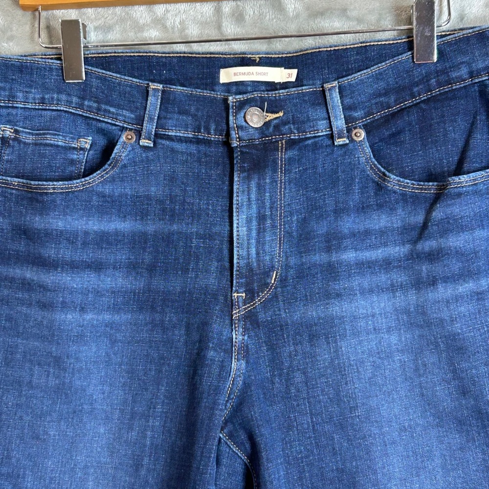 Levis Bermuda Shorts Womens 31 Dark Wash Blue Denim Stretch Mid Rise Casual - Picture 2 of 10